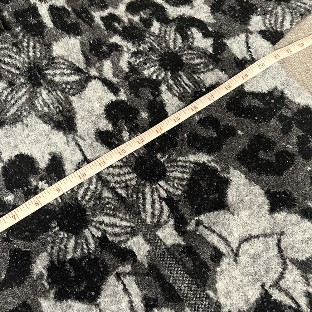 NWT Beautiful Sweater Jacket from BACIANO - Picture 6 of 7